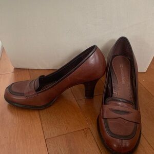 Naturalizer leather pumps
